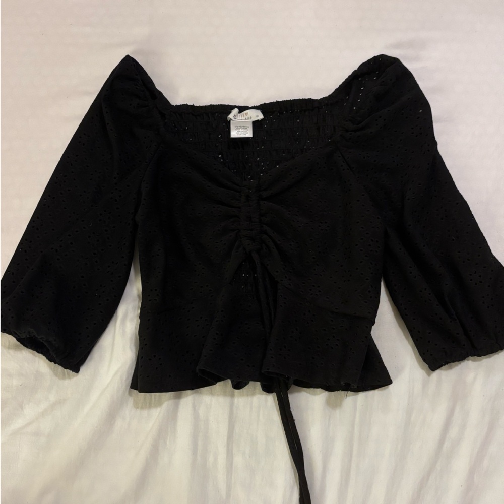 Black Ruched Tie Front 3/4 Sleeve Crop Top